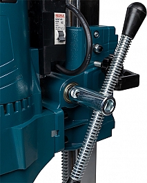 Крепление двигателя к станине машины алмазного бурения Alteco DD 4025